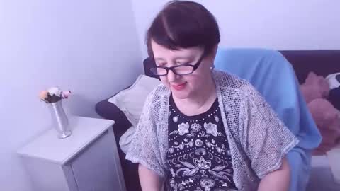 Christa online show from 01-11-25, 01:27