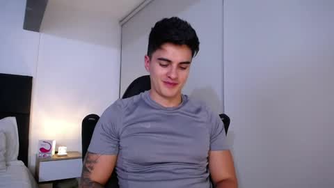 Snapshot of christianvalenzia chatting on 02-14-25, 03:11 Christian online show from 02-14-25, 03:11