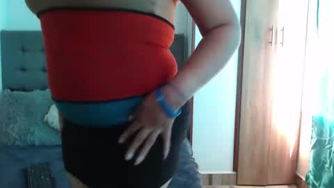 Snapshot of christiinemoore chatting on 01-17-25, 05:30 Christine Moore online show from 01-17-25, 05:30