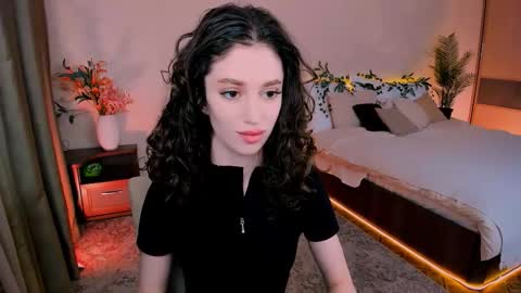 Snapshot of christinaconteeree chatting on 09-13-25, 04:29 christinaconteeree online show from 09-13-25, 04:29