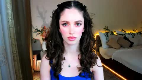 Snapshot of christinaconteeree chatting on 09-18-25, 05:26 christinaconteeree online show from 09-18-25, 05:26