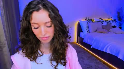 Snapshot of christinaconteeree chatting on 09-24-25, 06:33 christinaconteeree online show from 09-24-25, 06:33