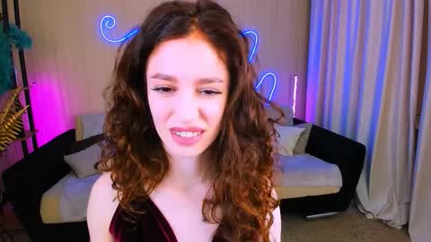 Snapshot of christinaconteeree chatting on 10-02-25, 01:40 christinaconteeree online show from 10-02-25, 01:40
