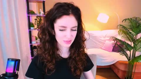 Snapshot of christinaconteeree chatting on 10-03-25, 04:26 christinaconteeree online show from 10-03-25, 04:26