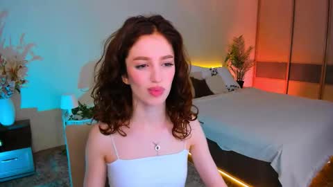 Snapshot of christinaconteeree chatting on 10-04-25, 11:19 christinaconteeree online show from 10-04-25, 11:19