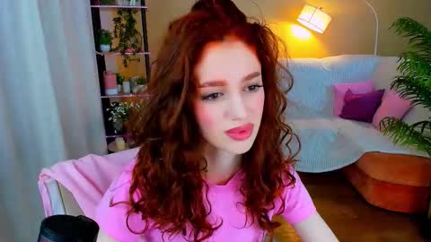 Snapshot of christinaconteeree chatting on 10-11-25, 11:20 christinaconteeree online show from 10-11-25, 11:20