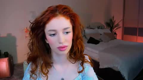 christinaconteeree online show from 11-24-25, 07:24