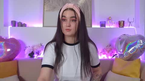 Christina online show from 02-13-25, 09:49