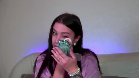 Christina online show from 10-21-25, 06:30