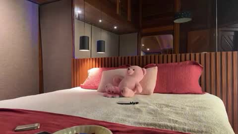 Snapshot of christinasage chatting on 09-25-25, 04:38 Christina Sage online show from 09-25-25, 04:38