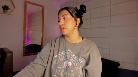 Christine  online show from 03-25-26, 12:00