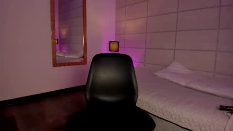 Snapshot of christine_harper chatting on 06-13-26, 06:55 Christine online show from 06-13-26, 06:55