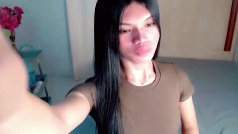 Snapshot of christine_slutt chatting on 10-12-25, 05:45 STEFFY online show from 10-12-25, 05:45