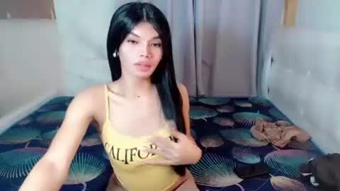 Snapshot of christine_slutt chatting on 10-25-25, 05:08 STEFFY online show from 10-25-25, 05:08