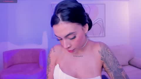 Snapshot of christineford1 chatting on 11-05-25, 06:08 Christine Ford online show from 11-05-25, 06:08