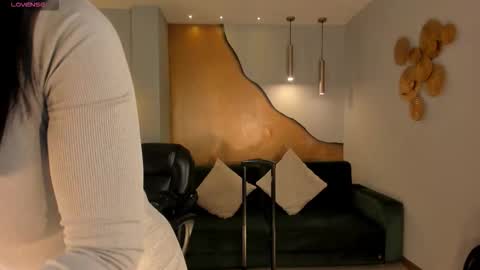 Snapshot of christineford1 chatting on 12-01-25, 12:10 Christine Ford online show from 12-01-25, 12:10