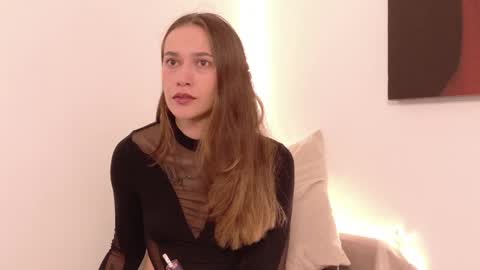 Snapshot of christinne_x chatting on 05-19-26, 04:41 Christy online show from 05-19-26, 04:41