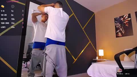 Snapshot of christopherblack_ chatting on 01-13-26, 01:05 Christopher Black online show from 01-13-26, 01:05