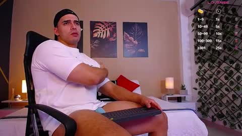 Snapshot of christopherblack_ chatting on 03-02-26, 01:07 Christopher Black online show from 03-02-26, 01:07