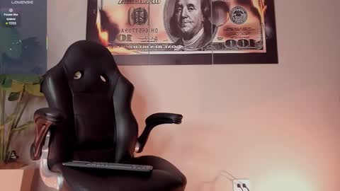 Snapshot of chrizmacgregor chatting on 11-28-25, 11:29 chrizmacgregor online show from 11-28-25, 11:29