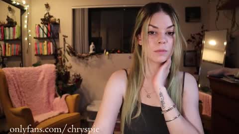 Chrys online show from 10-15-25, 05:18