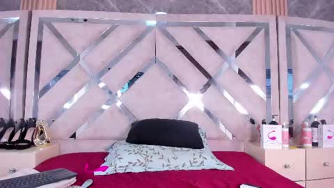 Snapshot of chrystal_davids chatting on 07-20-26, 12:40 chrystal_davids online show from 07-20-26, 12:40