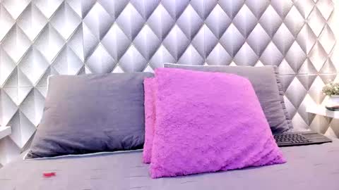 Snapshot of chrystal_golden chatting on 02-27-25, 01:16 Christal Golden online show from 02-27-25, 01:16