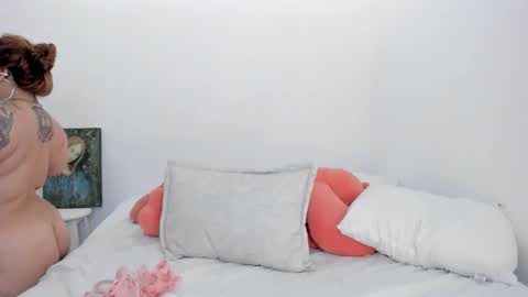 Mia online show from 03-30-26, 06:09