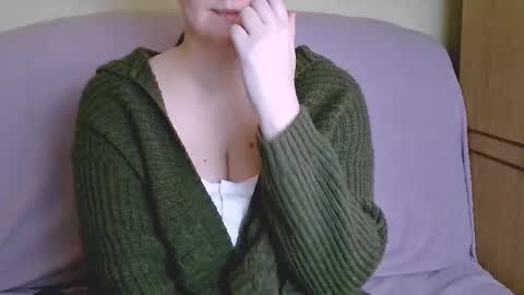 Snapshot of chubbymaia chatting on 03-03-25, 12:27 Maia online show from 03-03-25, 12:27