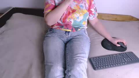 Snapshot of chubbymaia chatting on 12-13-25, 08:58 Maia online show from 12-13-25, 08:58