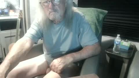 Snapshot of chuck3355257141 chatting on 07-16-26, 01:00 chuck3355257141 online show from 07-16-26, 01:00
