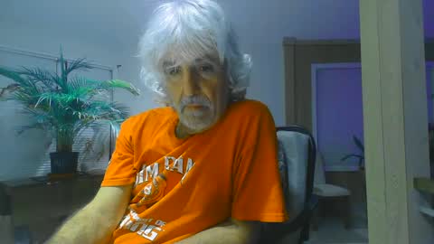 Snapshot of chuck354139 chatting on 12-03-24, 07:10 chuck354139 online show from 12-03-24, 07:10