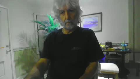 Snapshot of chuck354139 chatting on 12-26-24, 08:50 chuck354139 online show from 12-26-24, 08:50