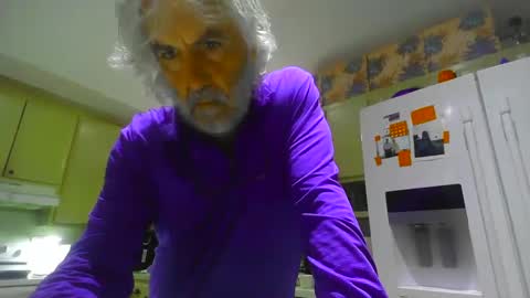 Snapshot of chuck354139 chatting on 12-28-24, 12:04 chuck354139 online show from 12-28-24, 12:04