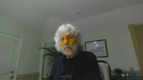 Snapshot of chuck354139 chatting on 12-30-24, 12:11 chuck354139 online show from 12-30-24, 12:11