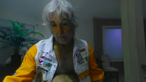 Snapshot of chuck354139 chatting on 01-05-25, 12:42 chuck354139 online show from 01-05-25, 12:42