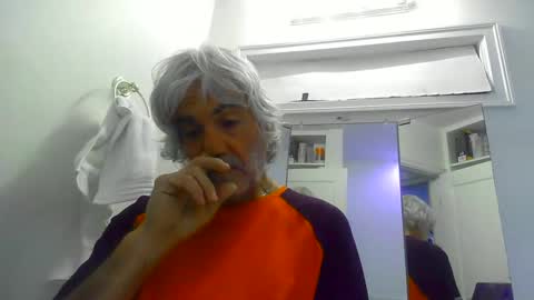 Snapshot of chuck354139 chatting on 01-05-25, 04:25 chuck354139 online show from 01-05-25, 04:25