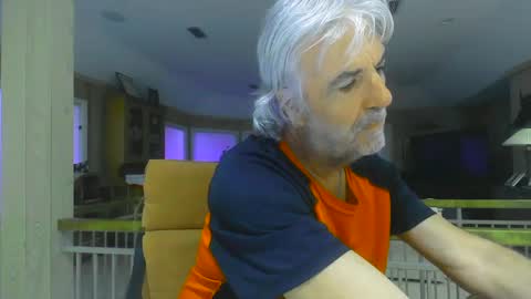 Snapshot of chuck354139 chatting on 01-05-25, 12:31 chuck354139 online show from 01-05-25, 12:31