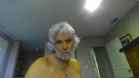 Snapshot of chuck354139 chatting on 01-05-25, 04:59 chuck354139 online show from 01-05-25, 04:59