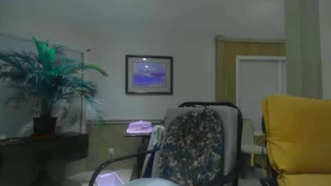Snapshot of chuck354139 chatting on 01-12-25, 10:56 chuck354139 online show from 01-12-25, 10:56