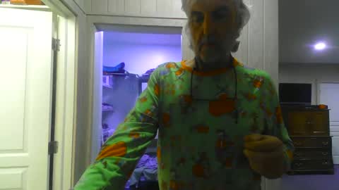 Snapshot of chuck354139 chatting on 01-19-25, 05:05 chuck354139 online show from 01-19-25, 05:05