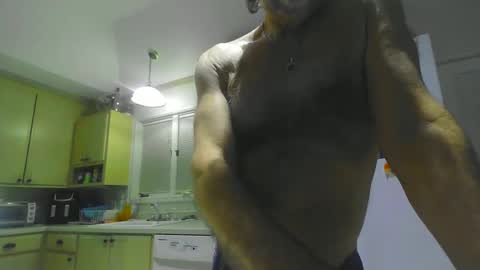Snapshot of chuck354139 chatting on 01-21-25, 11:24 chuck354139 online show from 01-21-25, 11:24