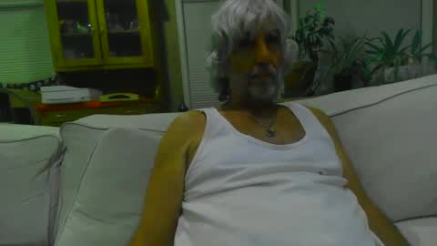 Snapshot of chuck354139 chatting on 01-22-25, 02:26 chuck354139 online show from 01-22-25, 02:26