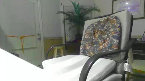 Snapshot of chuck354139 chatting on 02-13-25, 11:39 chuck354139 online show from 02-13-25, 11:39