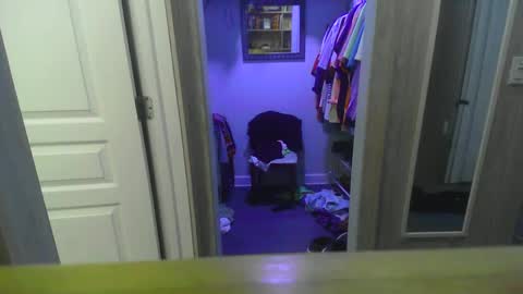 Snapshot of chuck354139 chatting on 02-16-25, 01:36 chuck354139 online show from 02-16-25, 01:36