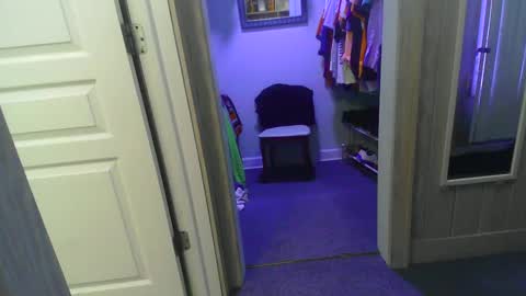 Snapshot of chuck354139 chatting on 02-16-25, 03:38 chuck354139 online show from 02-16-25, 03:38