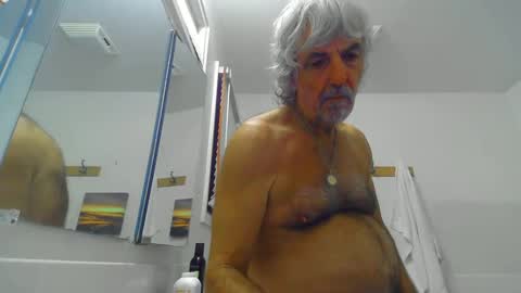 Snapshot of chuck354139 chatting on 02-20-25, 01:46 chuck354139 online show from 02-20-25, 01:46