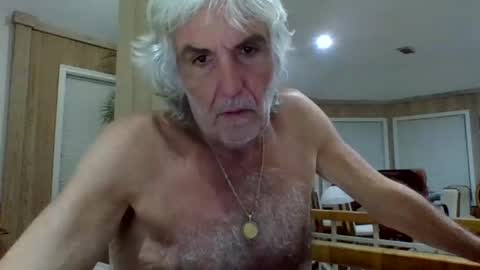 Snapshot of chuck354139 chatting on 09-10-25, 06:24 chuck354139 online show from 09-10-25, 06:24