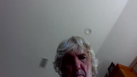Snapshot of chuck354139 chatting on 09-12-25, 02:39 chuck354139 online show from 09-12-25, 02:39