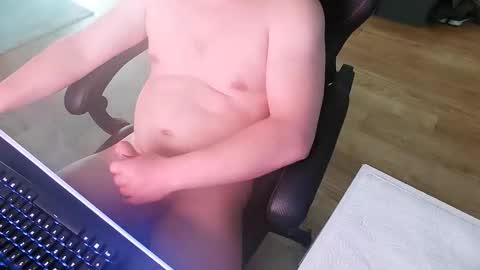 Snapshot of chucky606 chatting on 04-10-26, 02:44 chucky606 online show from 04-10-26, 02:44